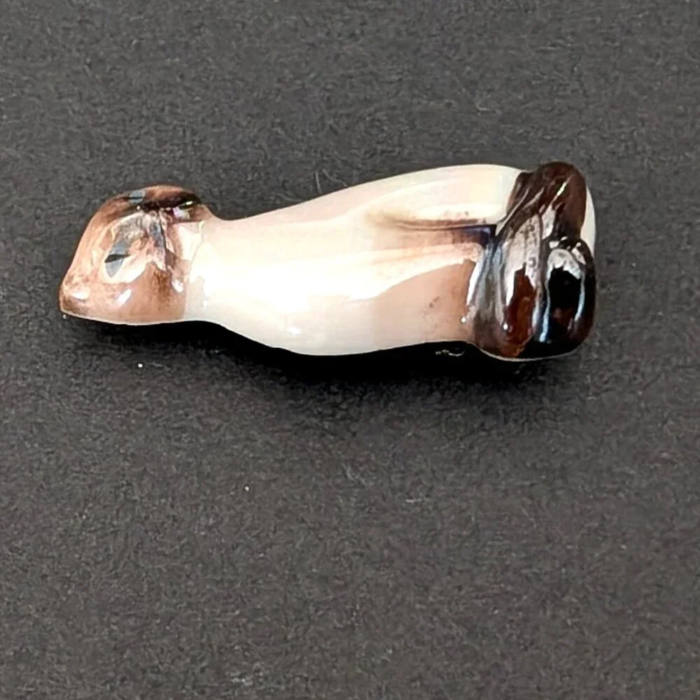 Vintage Avon porcelain cat pin